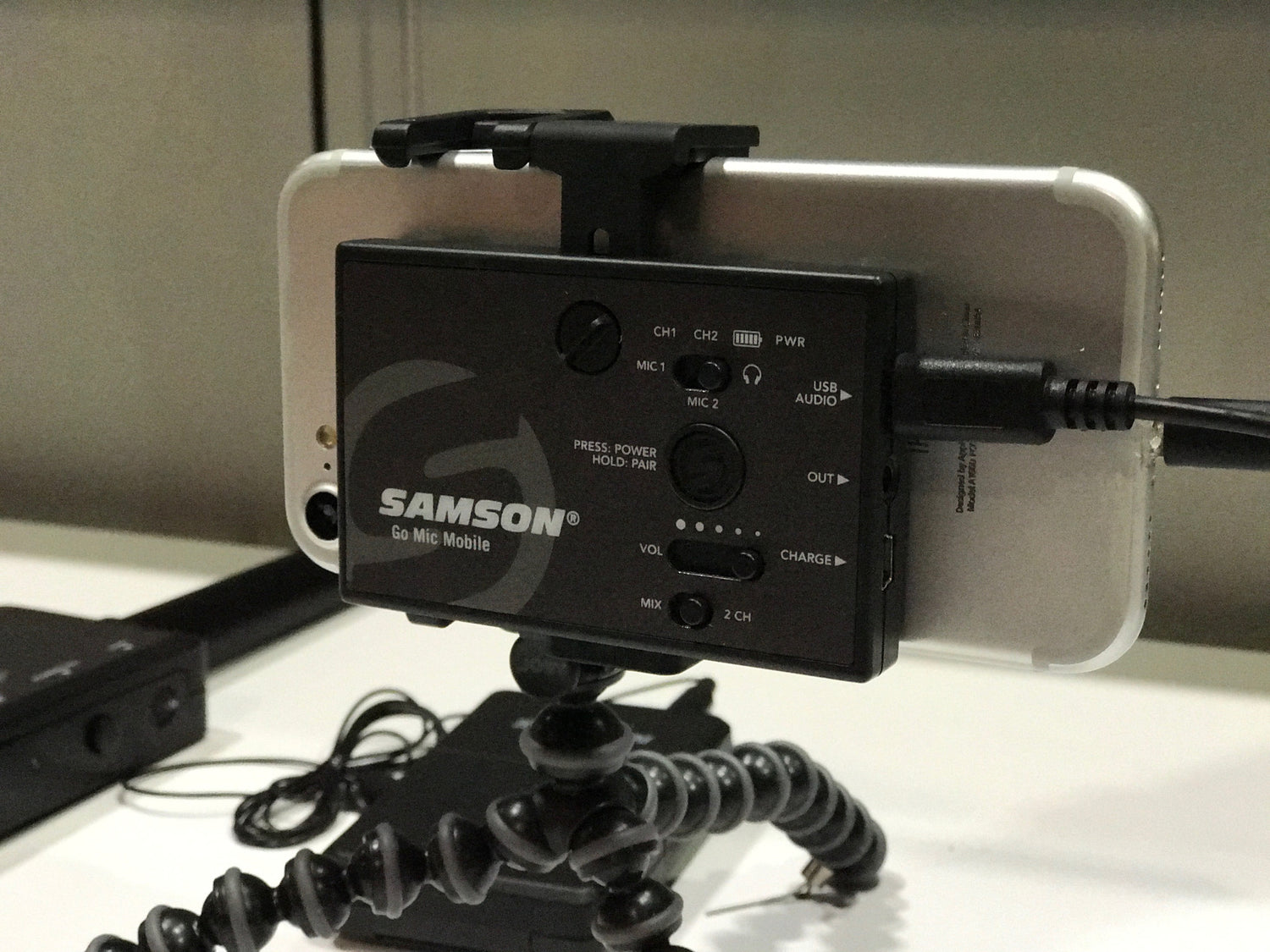 Samsontech introduces a 2 channel wireless mixer!